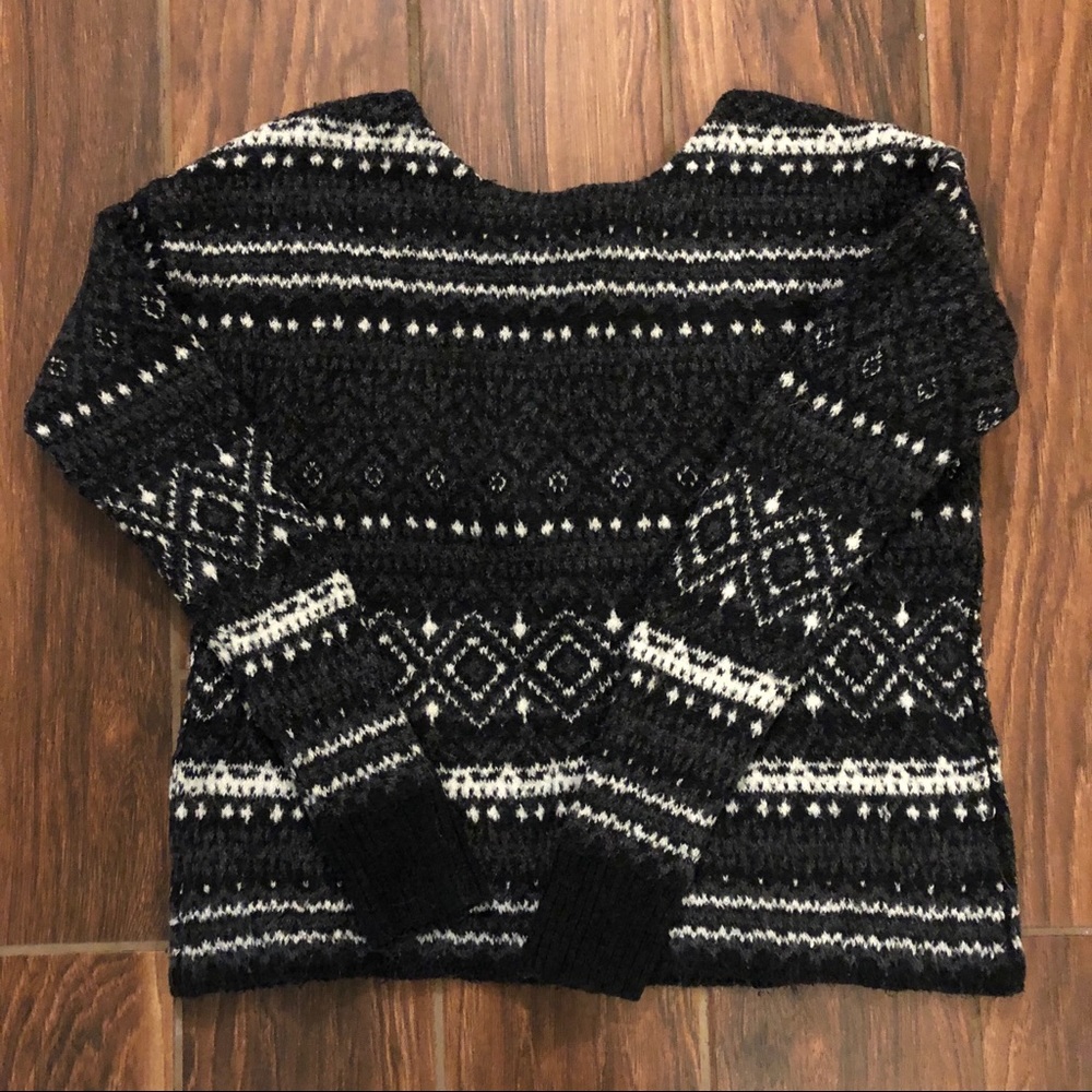 American Eagle Sweater